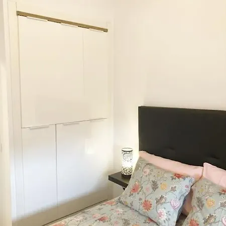 Apartamento Con Piscina Cerca De Puerto Colon Apartmán *