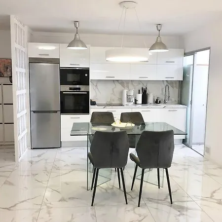 Apartmán Apartamento Con Piscina Cerca De Puerto Colon *