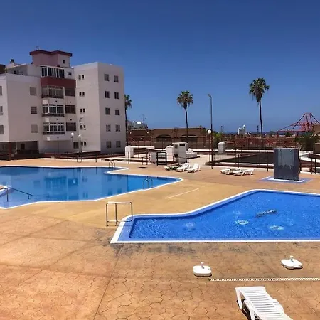 Apartamento Con Piscina Cerca De Puerto Colon Apartmán *