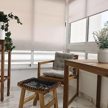 Apartamento Con Piscina Cerca De Puerto Colon *