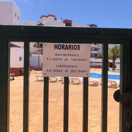 Apartamento Con Piscina Cerca De Puerto Colon Apartmán